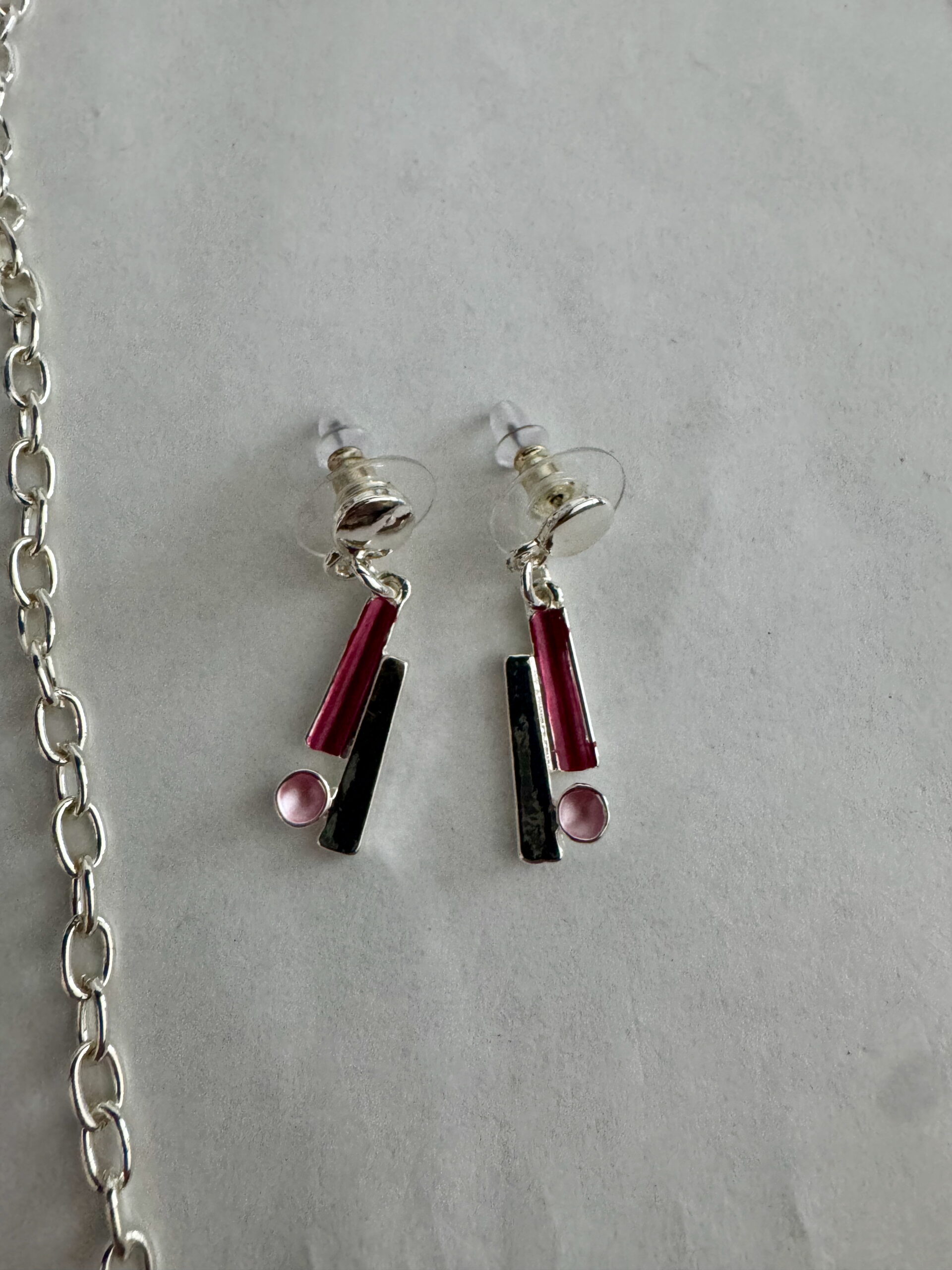 Ketting metaal fantasie rhodium plating met bijpassende oorbellen