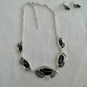 Ketting metaal fantasie rhodium plating met bijpassende oorbellen