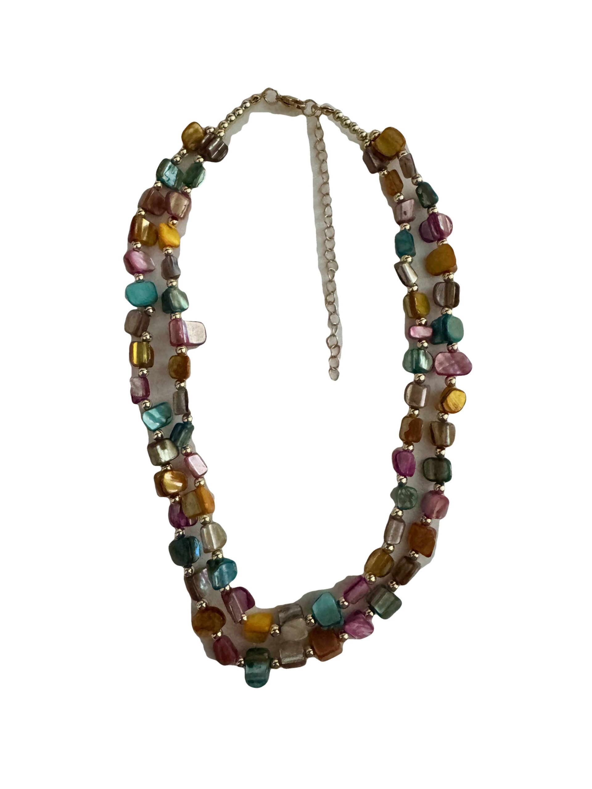 Bonte schelpketting met goudkleurige kraaltjes