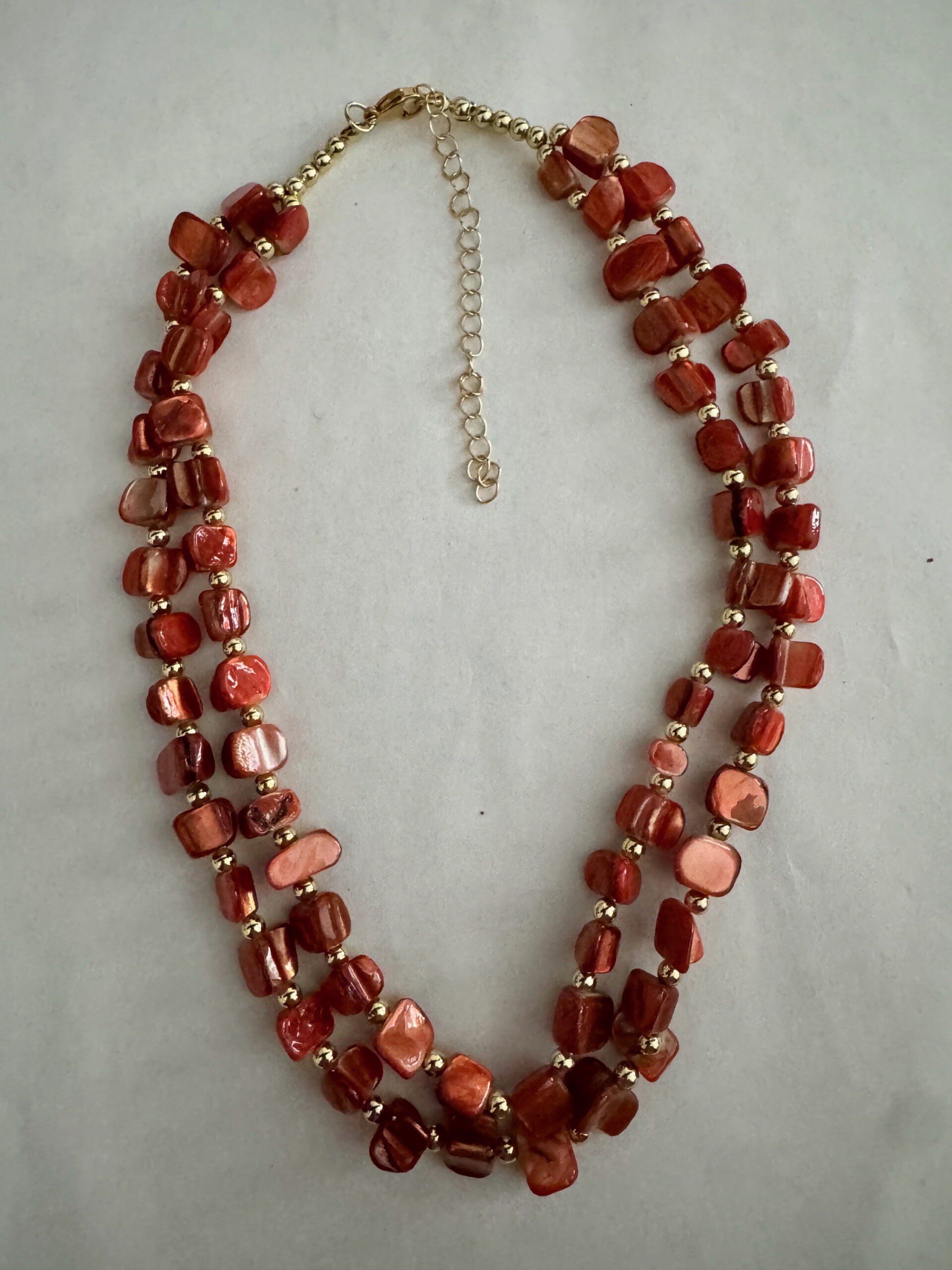 Rode schelpketting met goudkleurige kraaltjes - Afbeelding 6
