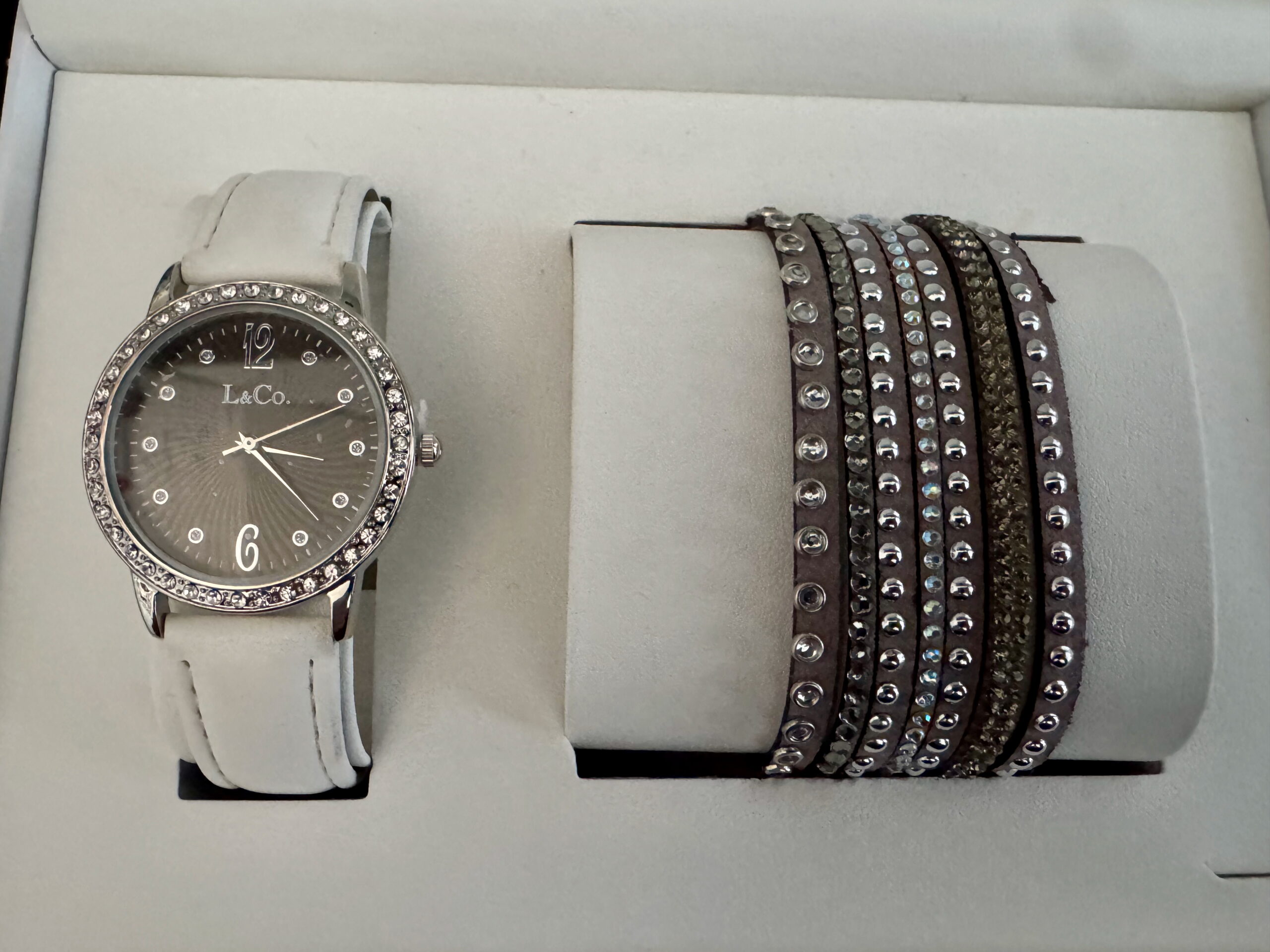 Sieradenset in doos: Horloge met grijze armband