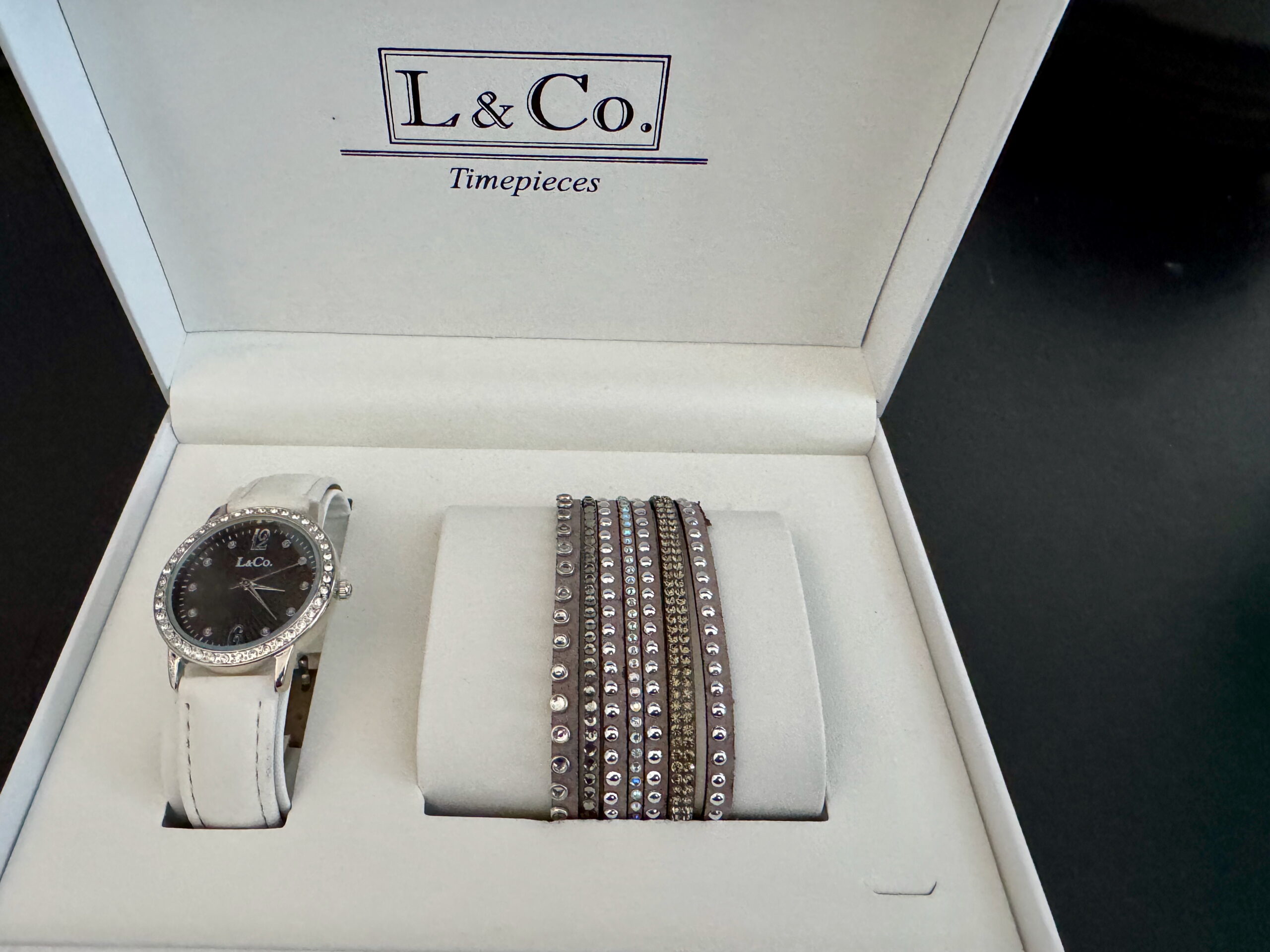 Sieradenset in doos: Horloge met grijze armband