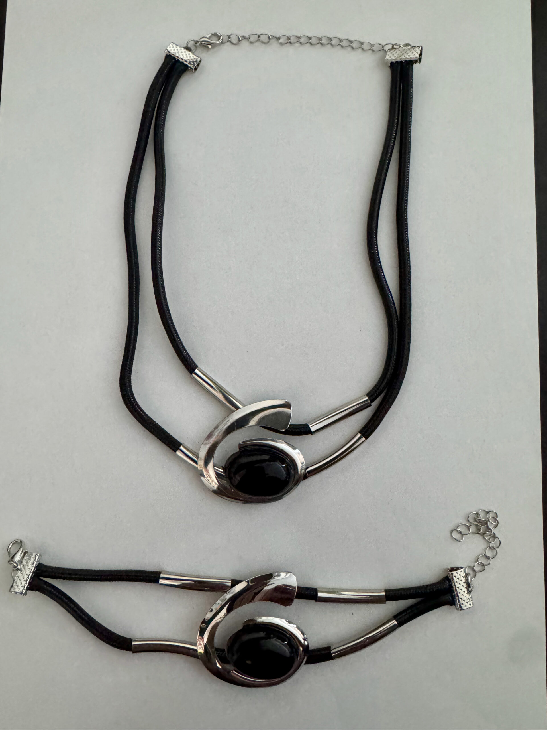 Sieradenset rubber ketting met bijpassende armband