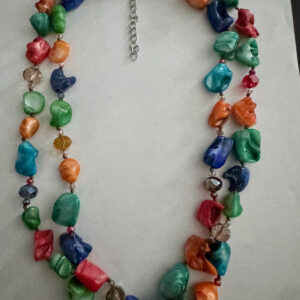 Mooie gekleurde schelpketting met twee laagjes