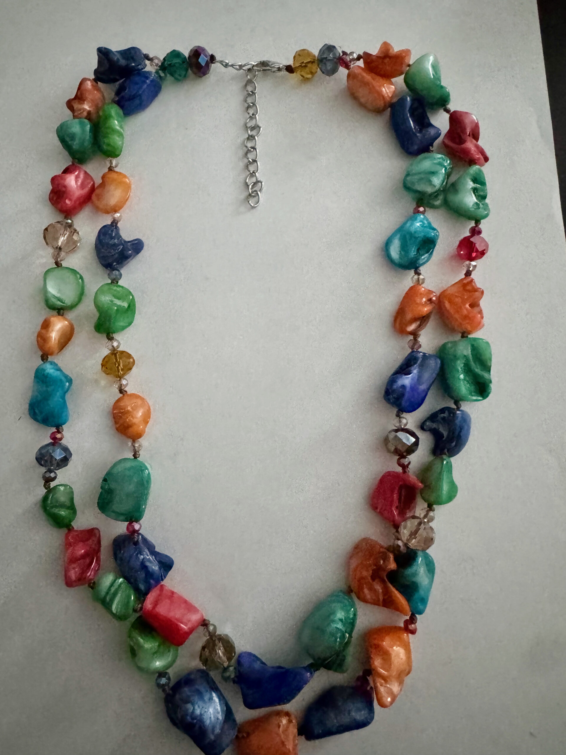 Mooie gekleurde schelpketting met twee laagjes