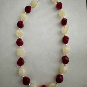 Mooie rode/beige nugget ketting