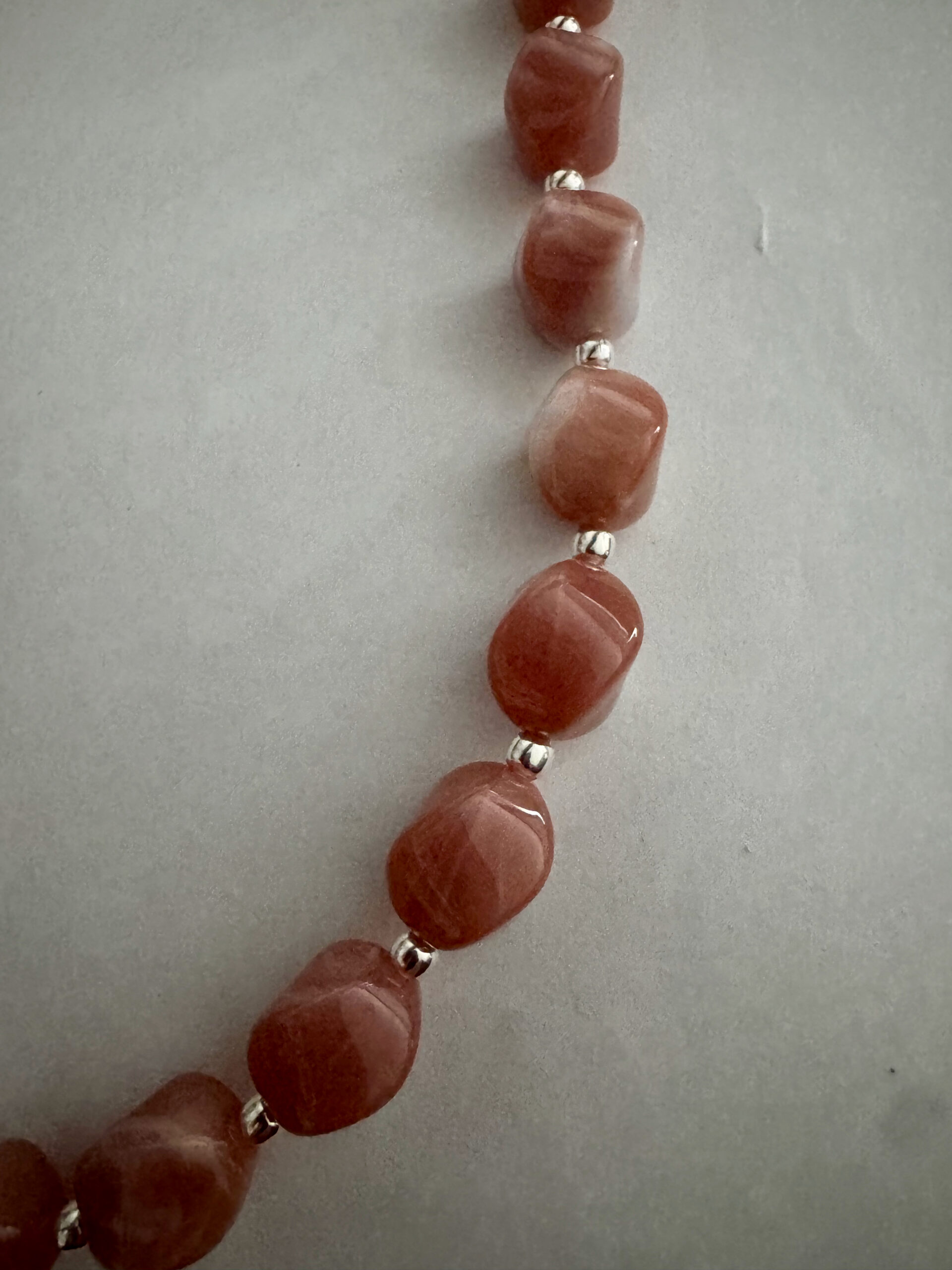 Mooie oudroze nugget ketting