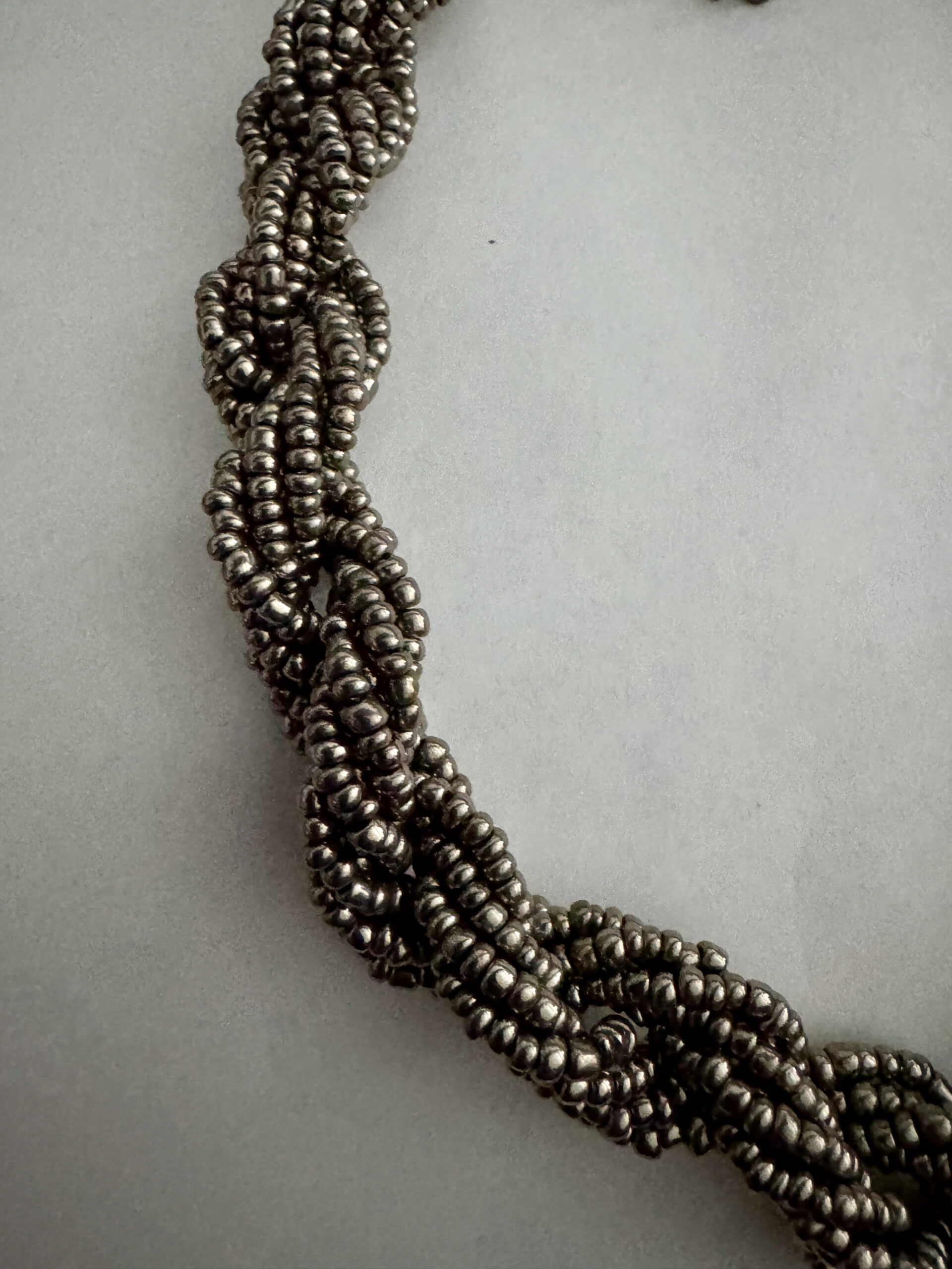 Mooie antraciete gevlochten ketting