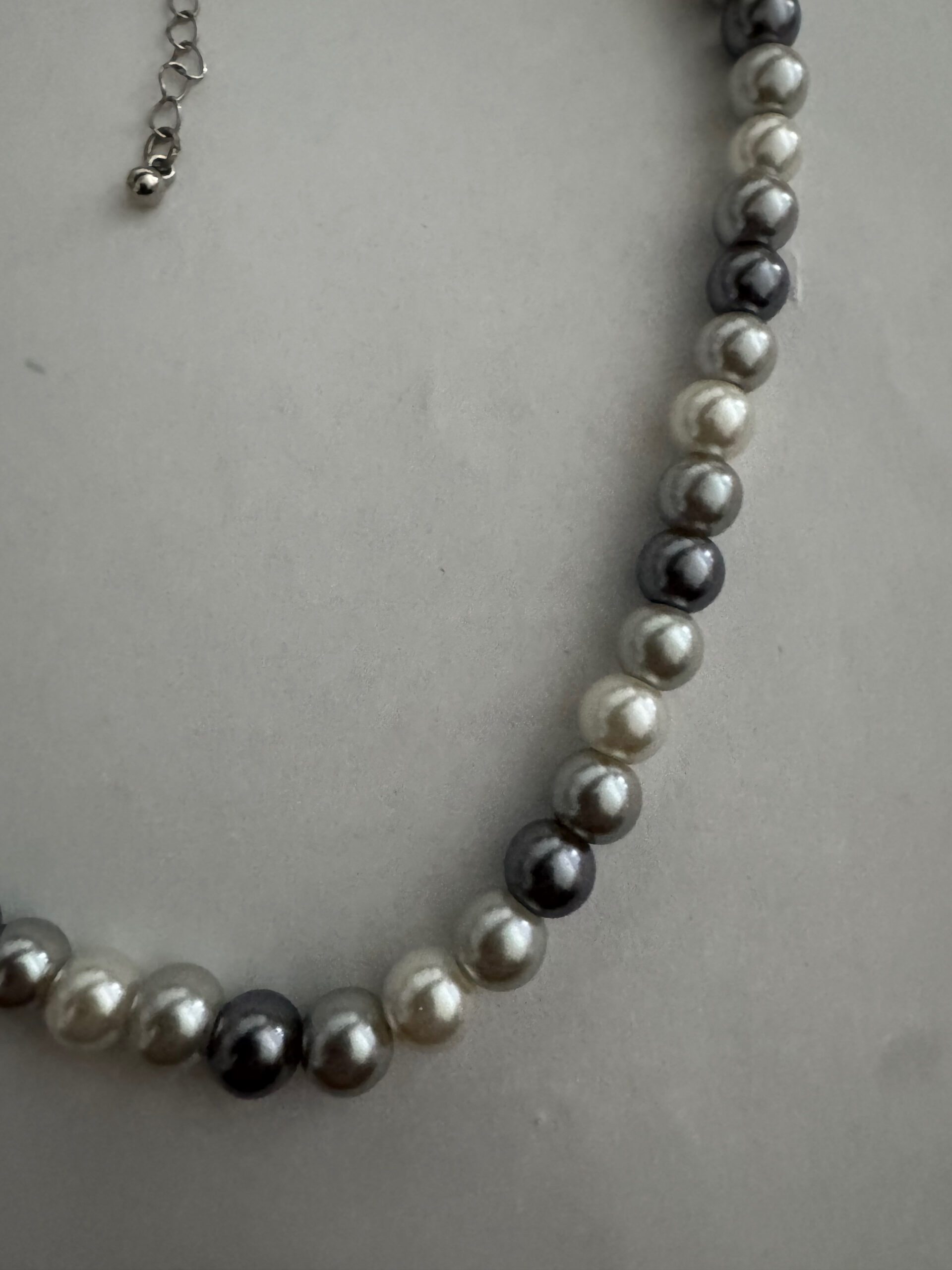 Parelketting wit-grijs-blauw 8 mm