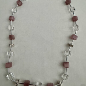 Ketting blokjes en buisjes roze