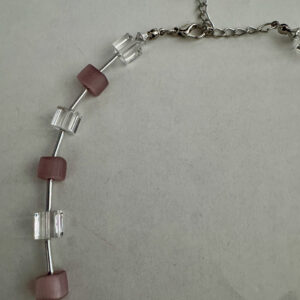 Ketting blokjes en buisjes roze
