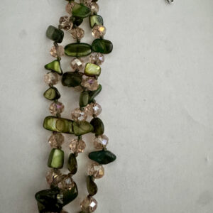 Ketting schelpkralen en facetkralen 3 laags donkergroen