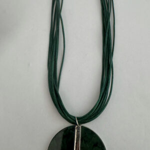 Groene ketting meerdere draden met groene hanger