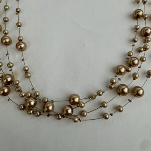 Laagjesketting met 4 laagjes met mooie bruine glimmende parels