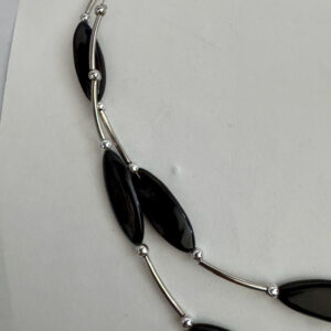 Ketting met laagjes zwart zwevend