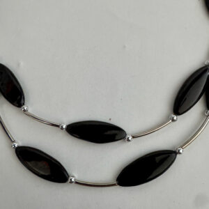 Ketting met laagjes zwart zwevend