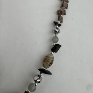 Ketting met antraciete kralen in 3D