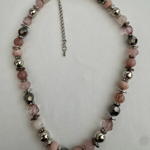 Kralenketting oudroze met zilverkleurige tussenkraaltjes