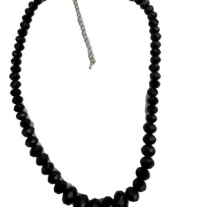 Mooie zelfgemaakte ketting in zwart met 4 mm facetkralen