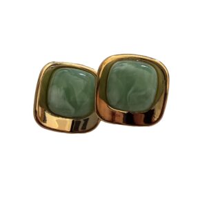 Mooie goudkleurige oorbellen met turquoise steen