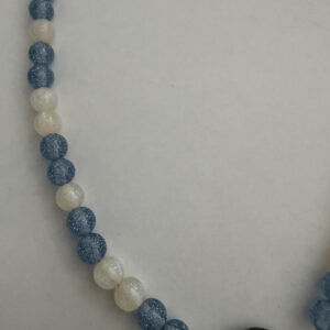 Zonnebrilkoord met ring blauwe en witte kralen met glitter