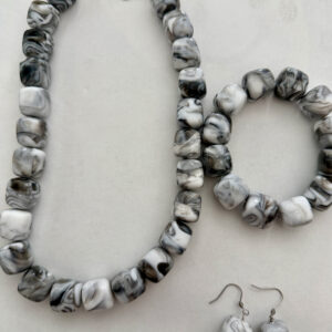 Sieradenset 3D ketting zwart wit marble(ketting, armband en bijpassende oorbellen)