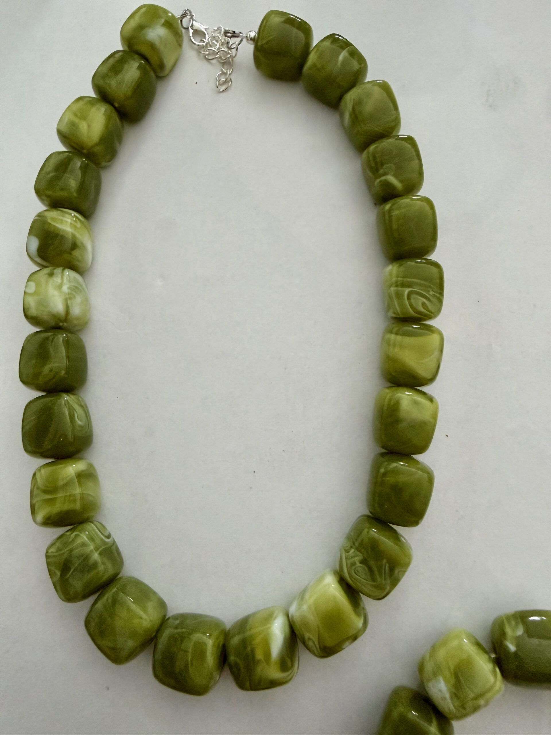 Sieradenset 3D ketting groen(ketting, armband en bijpassende oorbellen)