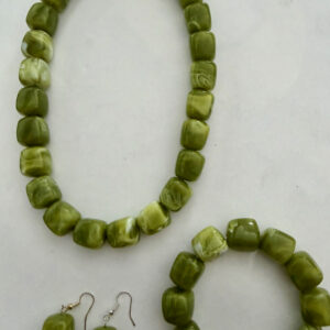Sieradenset 3D ketting groen(ketting, armband en bijpassende oorbellen)